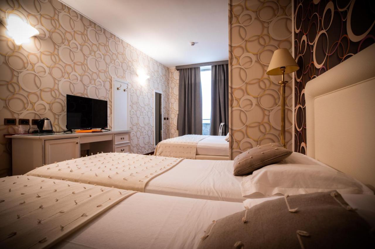 Hotel Palazzo Lovera Cuneo Exterior photo