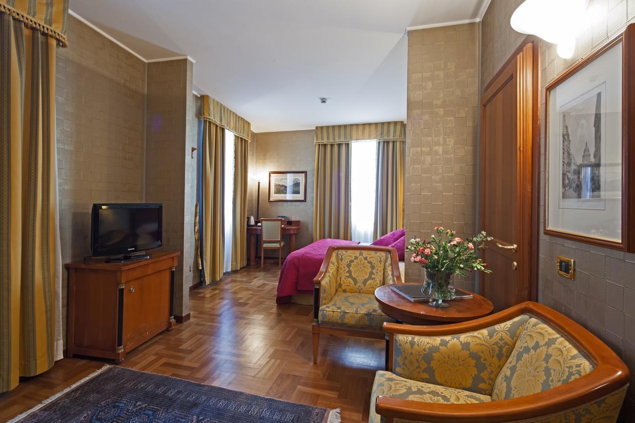 Hotel Palazzo Lovera Cuneo Exterior photo
