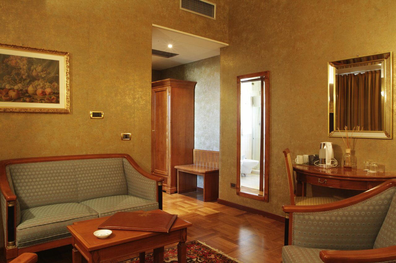 Hotel Palazzo Lovera Cuneo Exterior photo